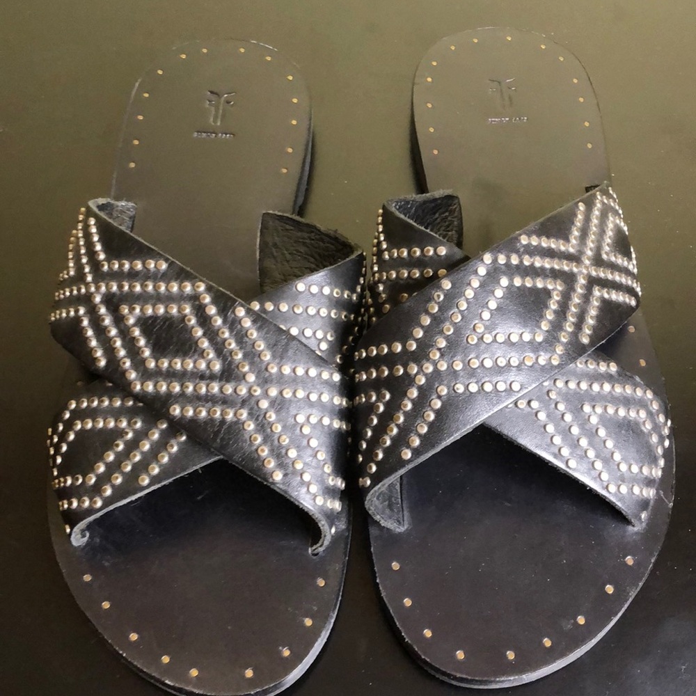 FRYE Alley Deco Stud Criss Cross Sandal